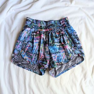 RARE Lululemon Tracker Short V SeaWheeze Special Edition 2018 Size 4